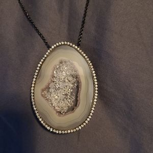 NWT agate geode slice necklace w/gunmetal chain